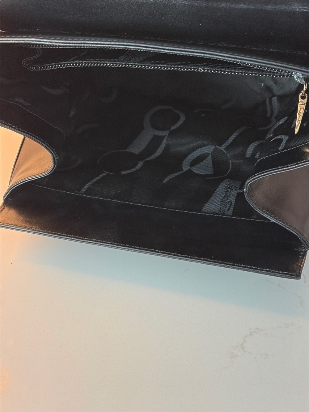 Vintage Ferragamo black Leather Top-Handle Crossbody Bag with Gold Hardware - Picture 6 of 7